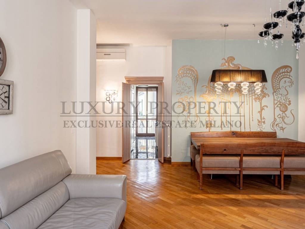 appartamento in vendita a Milano in zona Porta Ticinese