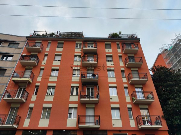appartamento in vendita a Milano in zona Lorenteggio