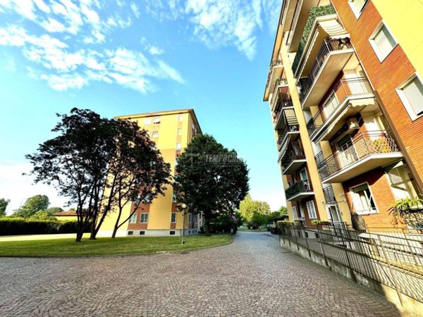 appartamento in vendita a Milano in zona Baggio