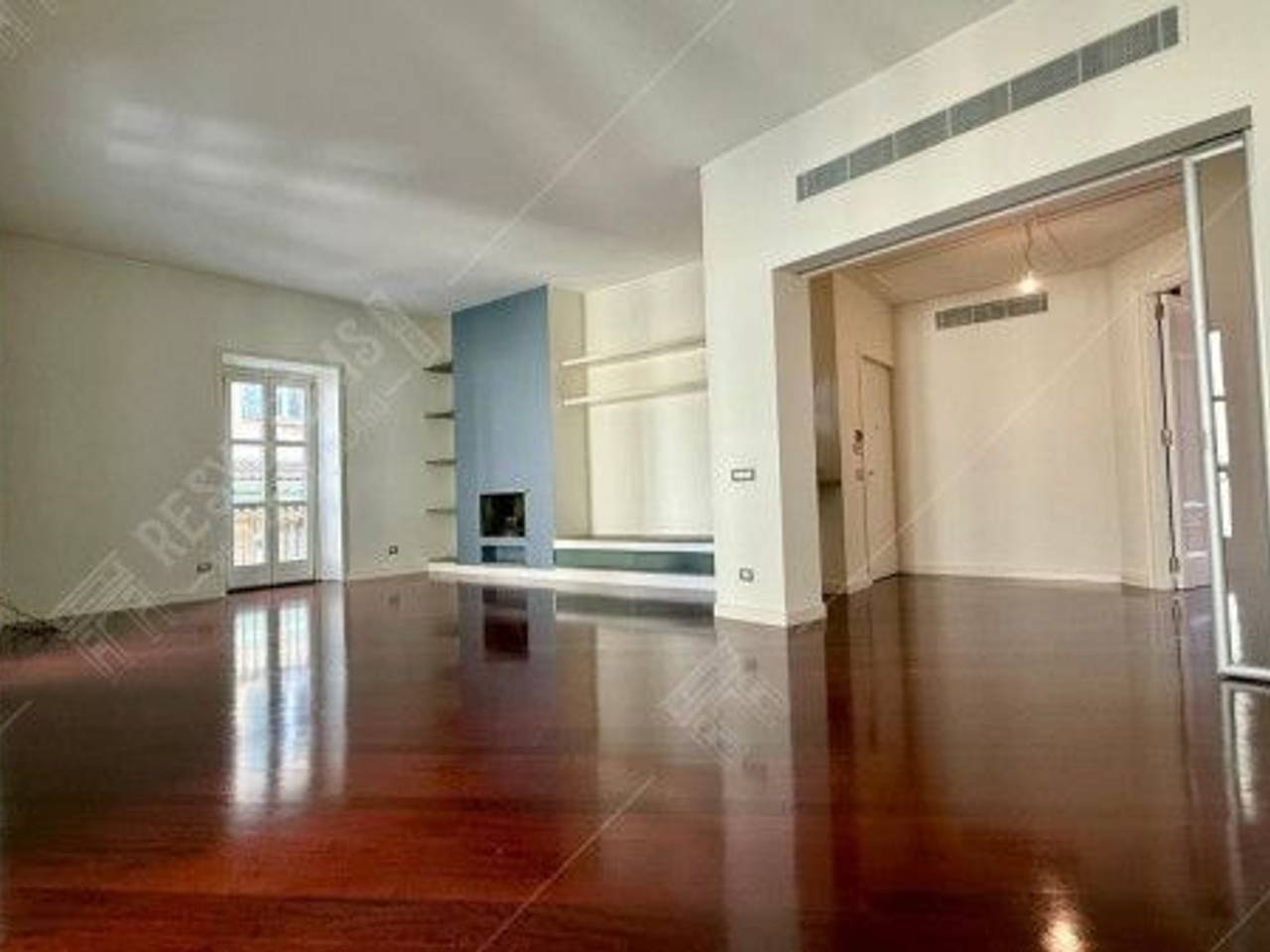 appartamento in vendita a Milano in zona Sant'Ambrogio