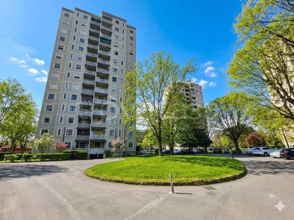 appartamento in vendita a Milano in zona Gallaratese