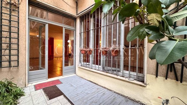 appartamento in vendita a Milano in zona Sant'Ambrogio