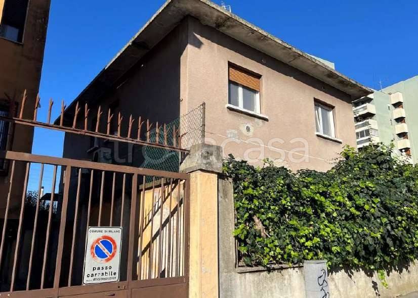 appartamento in vendita a Milano in zona Corvetto