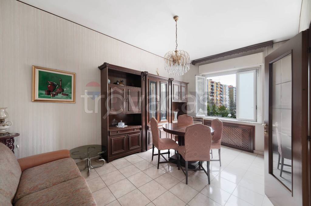 appartamento in vendita a Milano in zona Città Studi