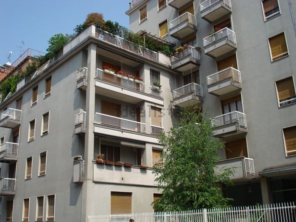 appartamento in vendita a Milano in zona Piazzale Lodi