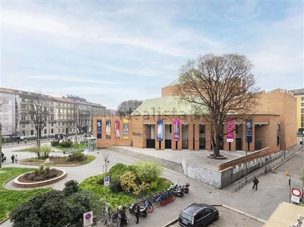 ufficio in vendita a Milano in zona Porta Garibaldi