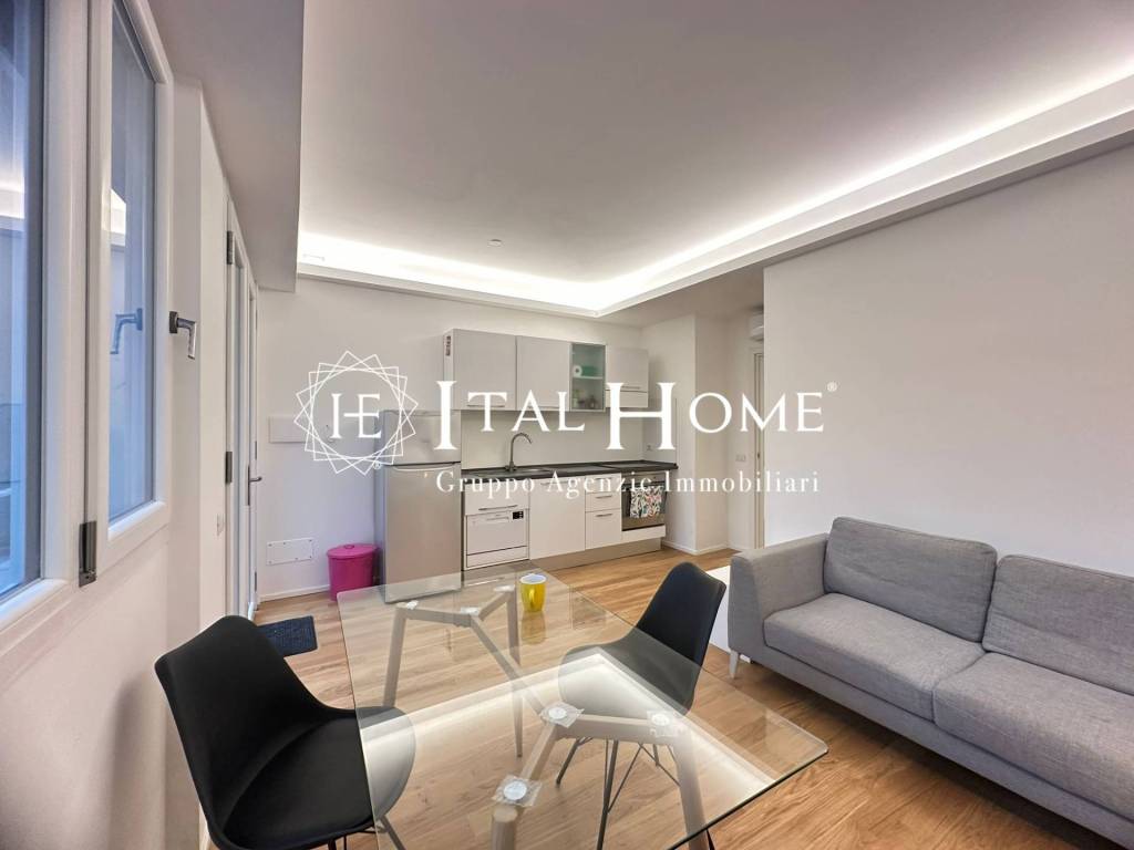 appartamento in vendita a Milano in zona Baggio