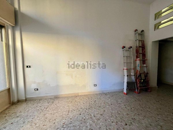 negozio in vendita a Milano in zona Adriano