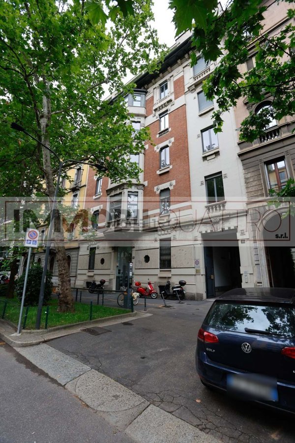 ufficio in vendita a Milano in zona Sempione