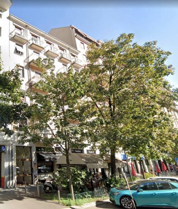 negozio in vendita a Milano in zona Barona