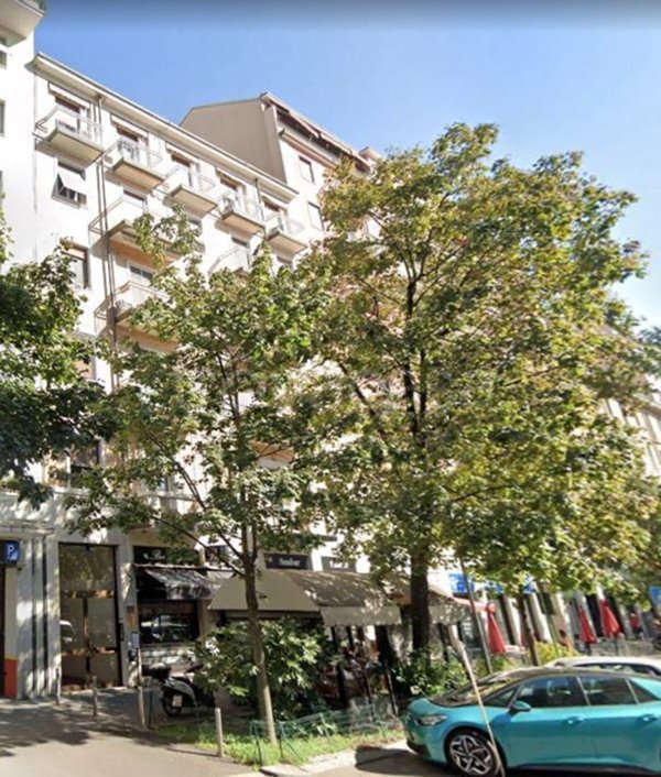 negozio in vendita a Milano in zona Barona