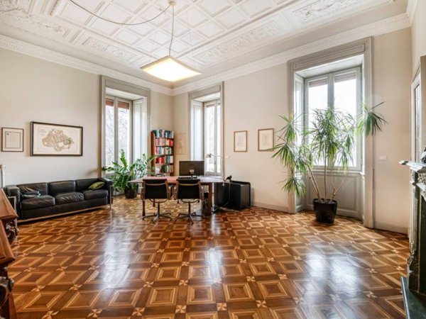 appartamento in vendita a Milano in zona Porta Garibaldi