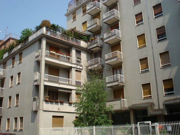 appartamento in vendita a Milano in zona Piazzale Lodi