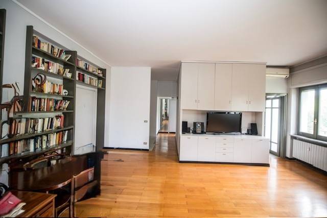 appartamento in vendita a Milano in zona Sempione