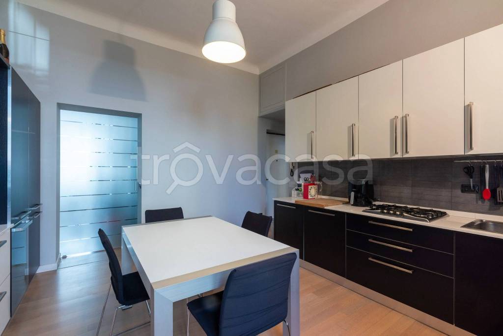 appartamento in vendita a Milano in zona Morsenchio