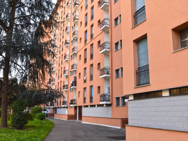 appartamento in vendita a Milano in zona Gallaratese