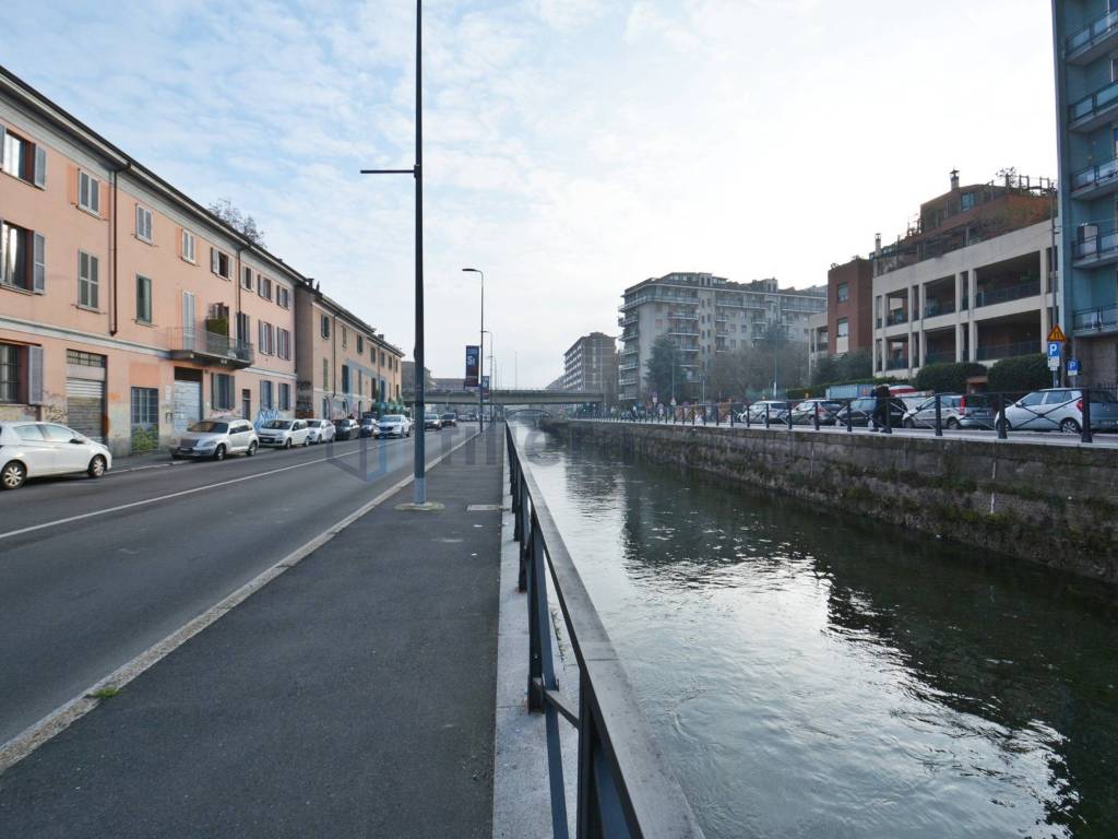 locale commerciale in vendita a Milano in zona Chiesa Rossa