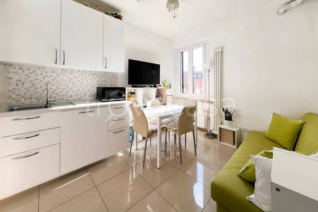 appartamento in vendita a Milano in zona Piazzale Lodi