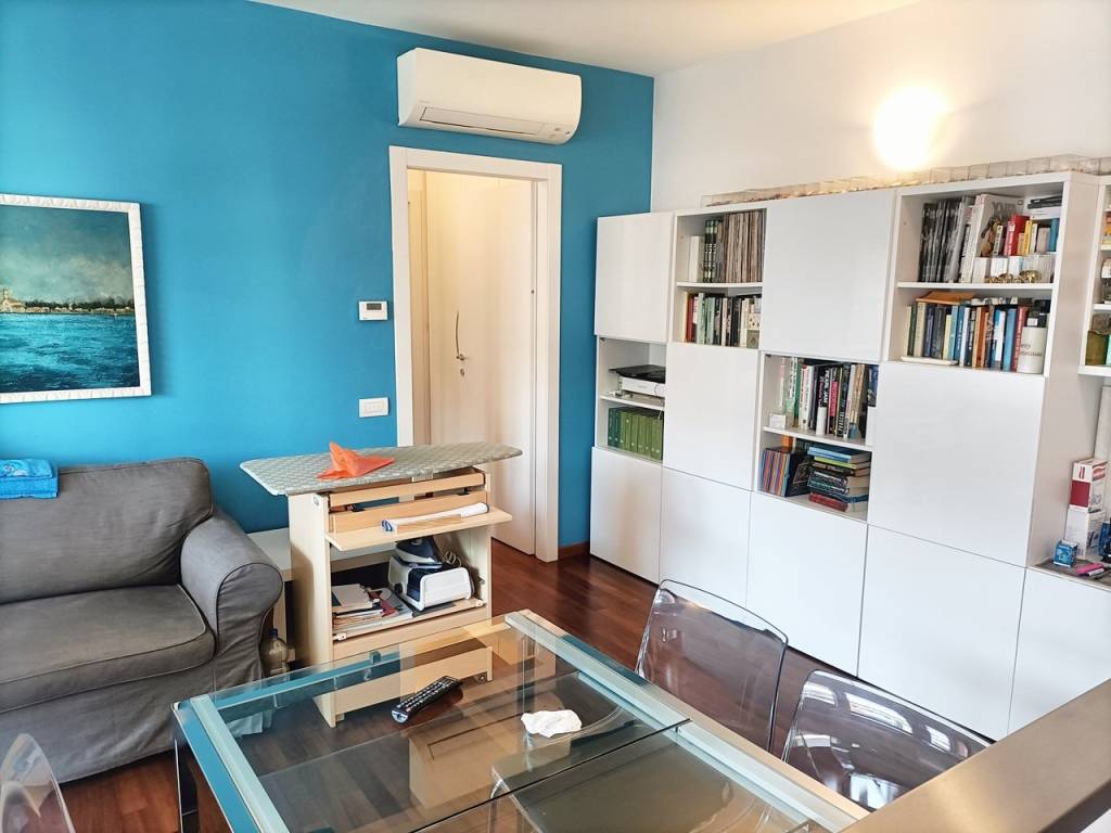 appartamento in vendita a Milano in zona Vigentino