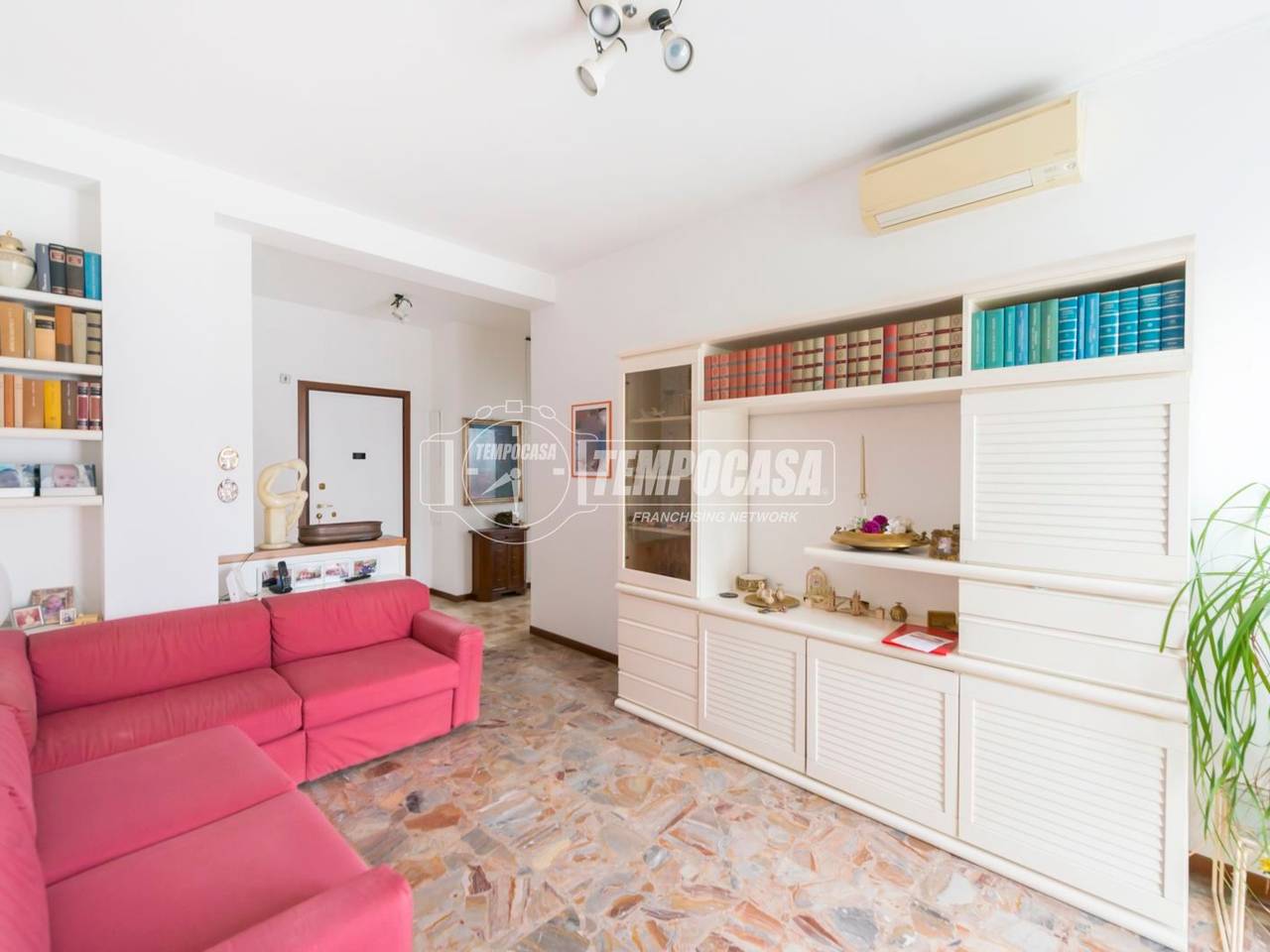 appartamento in vendita a Milano in zona Crescenzago