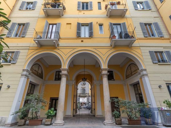 appartamento in vendita a Milano in zona Porta Genova