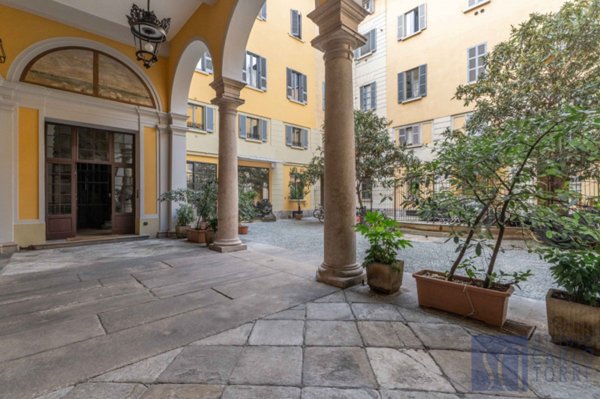 appartamento in vendita a Milano in zona Porta Genova