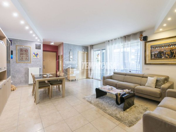 appartamento in vendita a Milano in zona Adriano