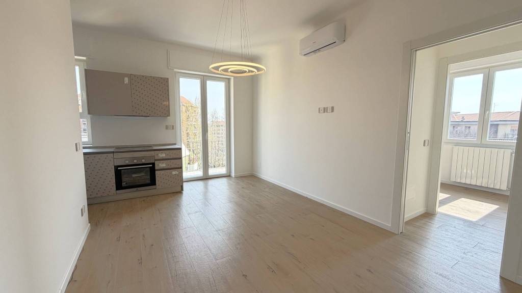 appartamento in vendita a Milano in zona Lambrate