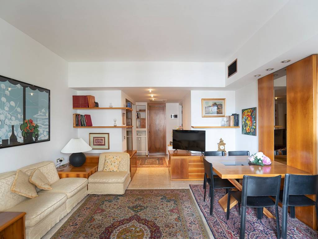 appartamento in vendita a Milano in zona Maggiolina