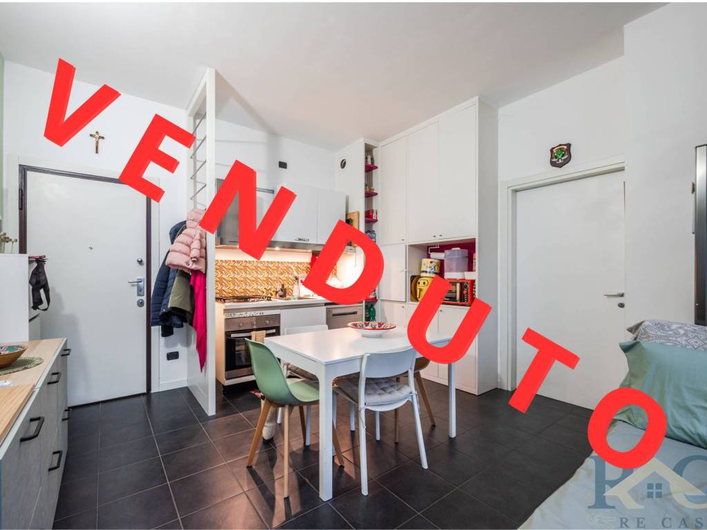 appartamento in vendita a Milano in zona Vigentino