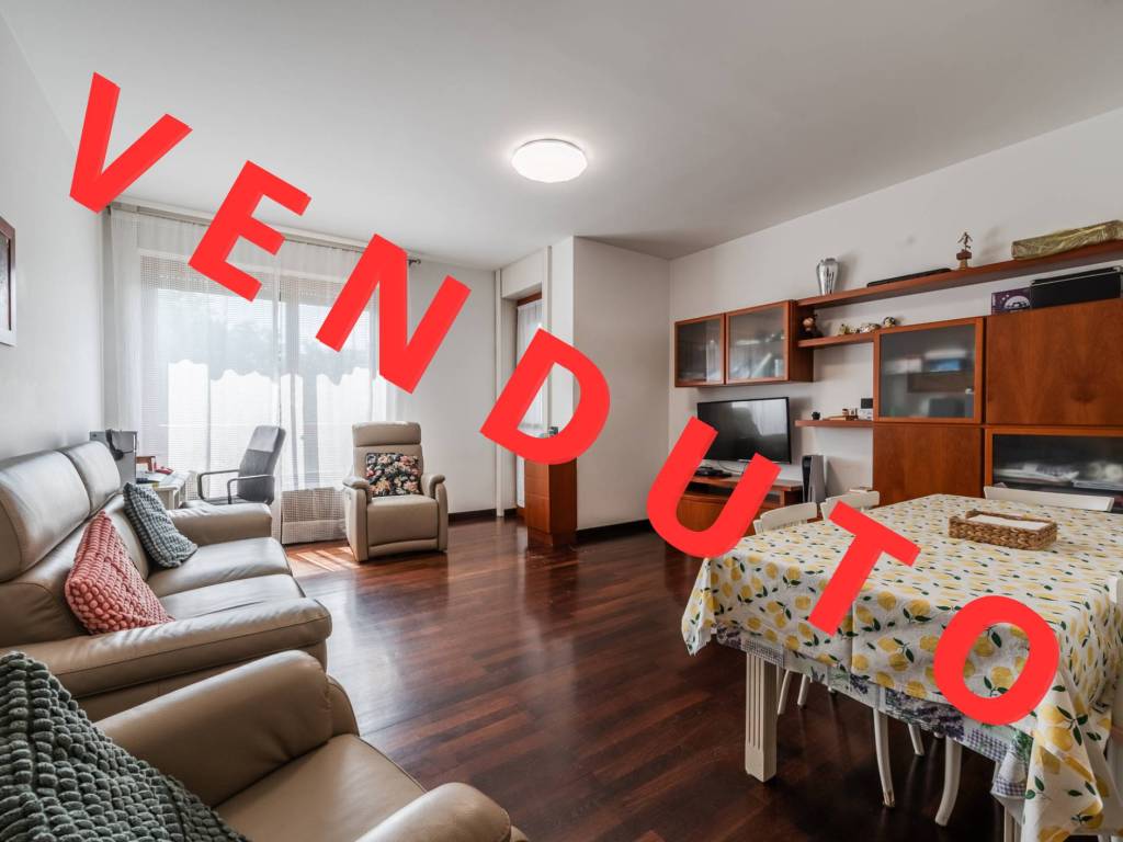 appartamento in vendita a Milano in zona Vigentino