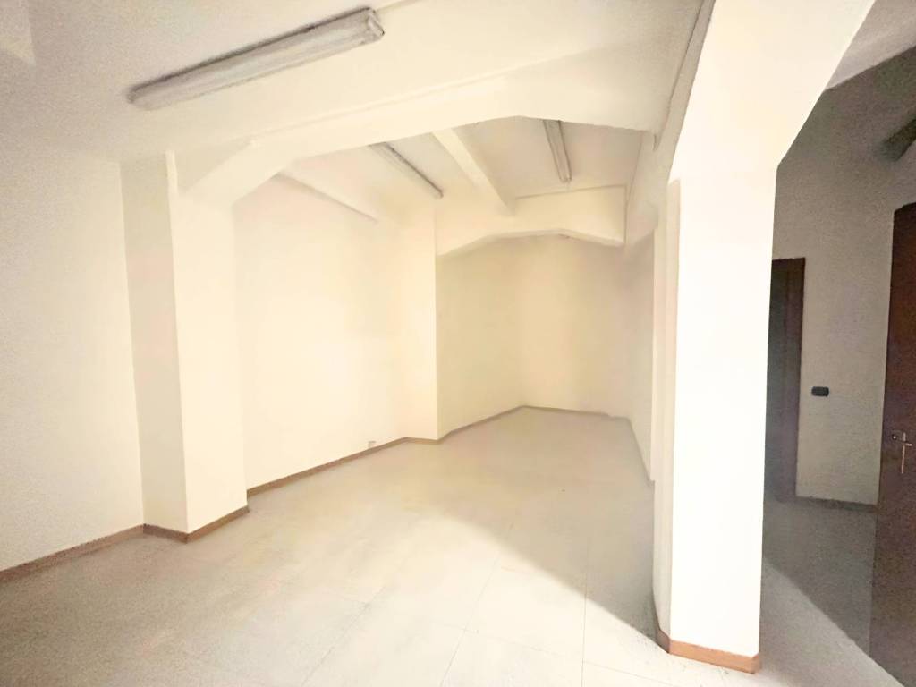 appartamento in vendita a Milano in zona Guastalla