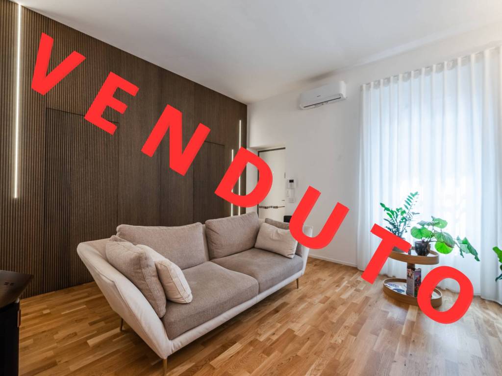 appartamento in vendita a Milano in zona Vigentino
