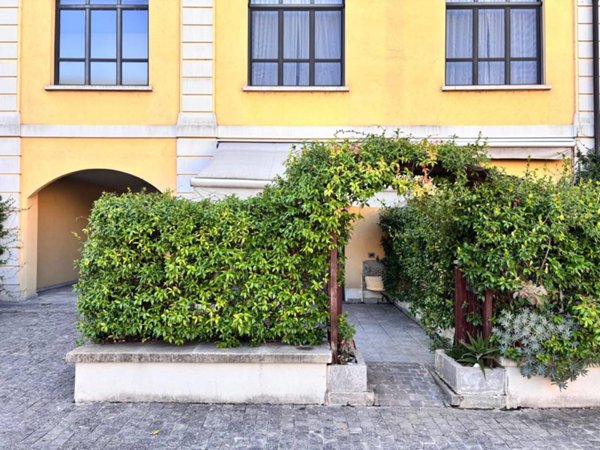 appartamento in vendita a Milano in zona Chiesa Rossa
