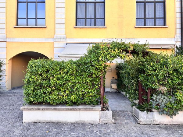 appartamento in vendita a Milano in zona Chiesa Rossa