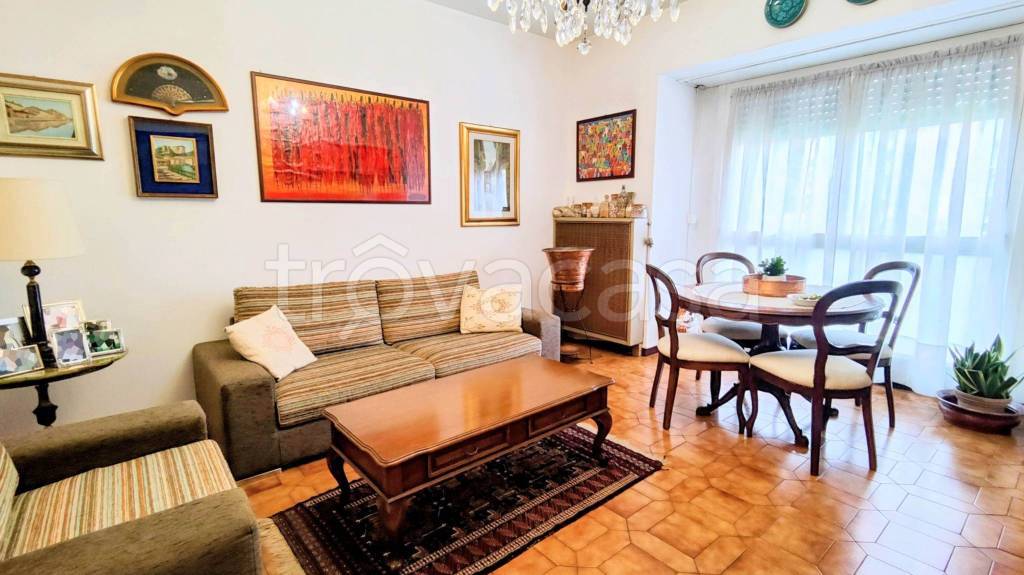 appartamento in vendita a Milano in zona Gallaratese