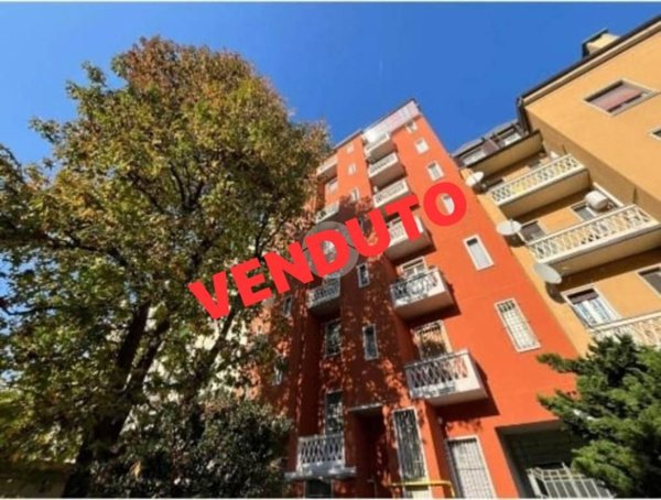 appartamento in vendita a Milano in zona Vigentino