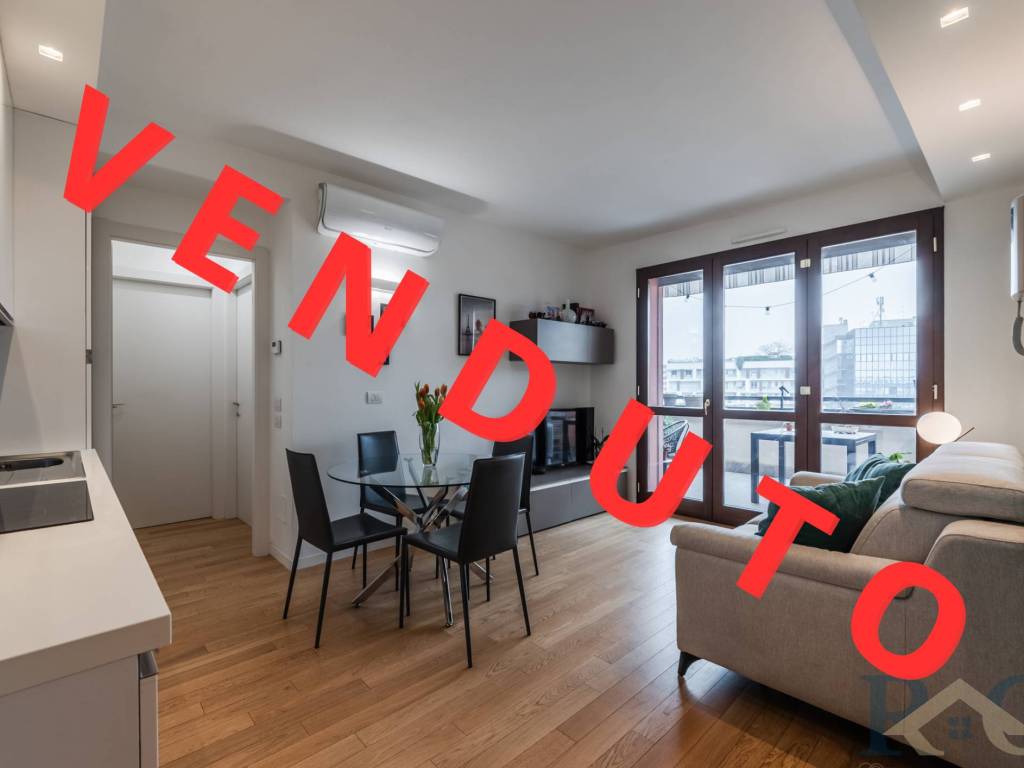 appartamento in vendita a Milano in zona Vigentino