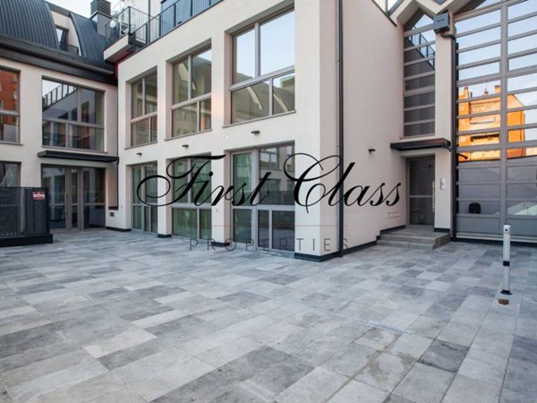 appartamento in vendita a Milano in zona Barona