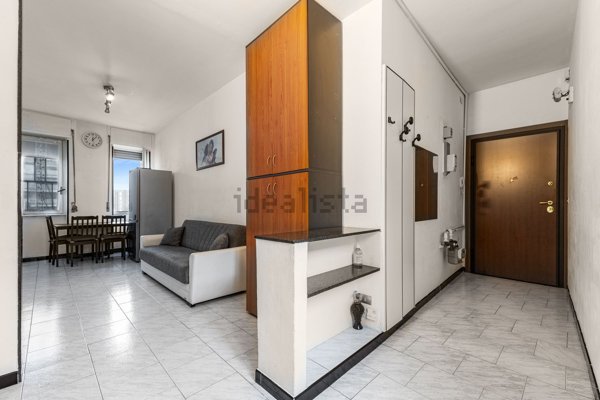 appartamento in vendita a Milano in zona Lorenteggio