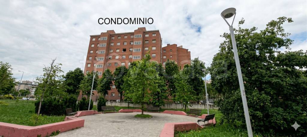 appartamento in vendita a Milano in zona Gallaratese