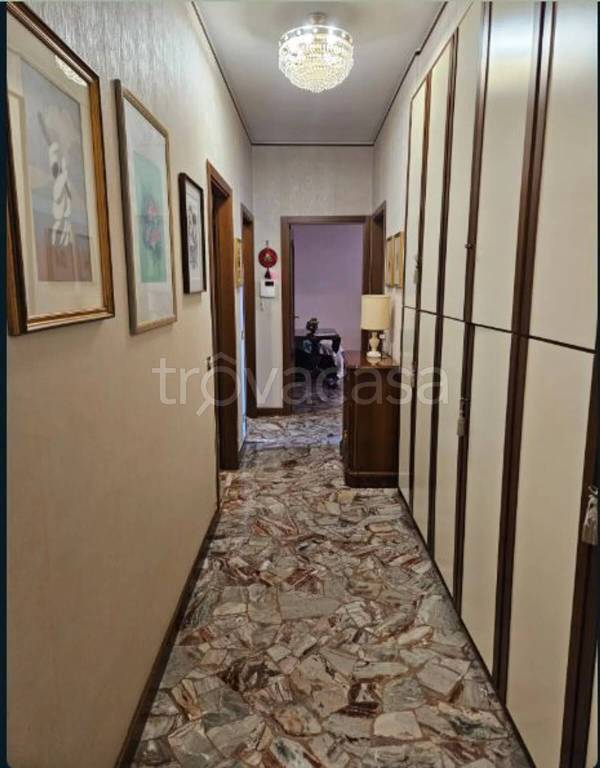 appartamento in vendita a Milano in zona Lorenteggio