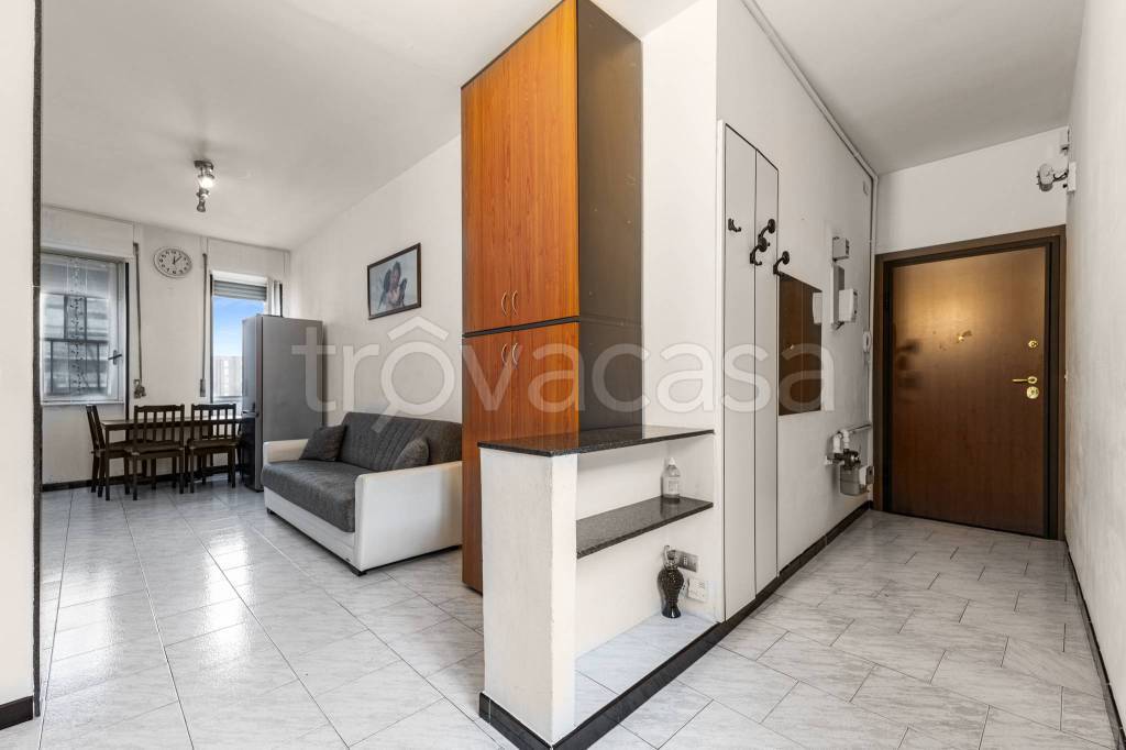 appartamento in vendita a Milano in zona Lorenteggio