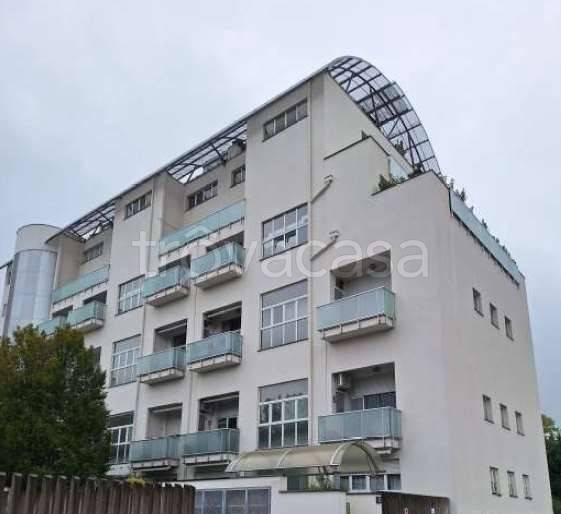 appartamento in vendita a Milano in zona Niguarda