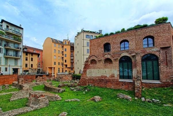 appartamento in vendita a Milano in zona Sant'Ambrogio