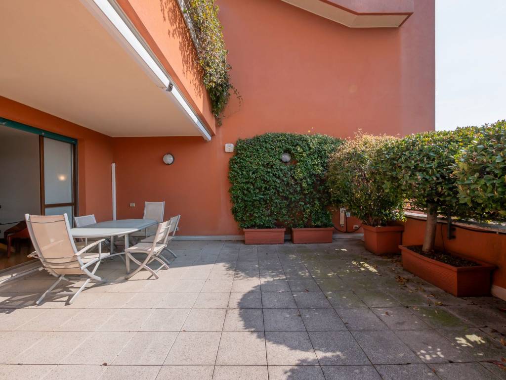 appartamento in vendita a Milano in zona Isola