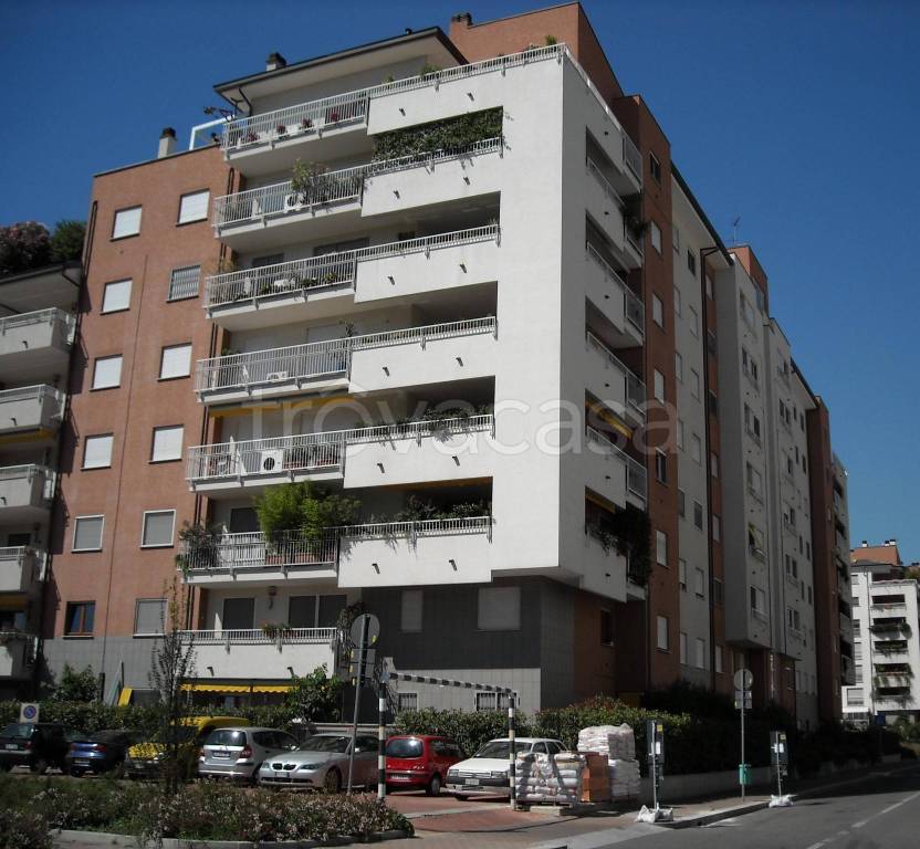 appartamento in vendita a Milano in zona Quarto Oggiaro