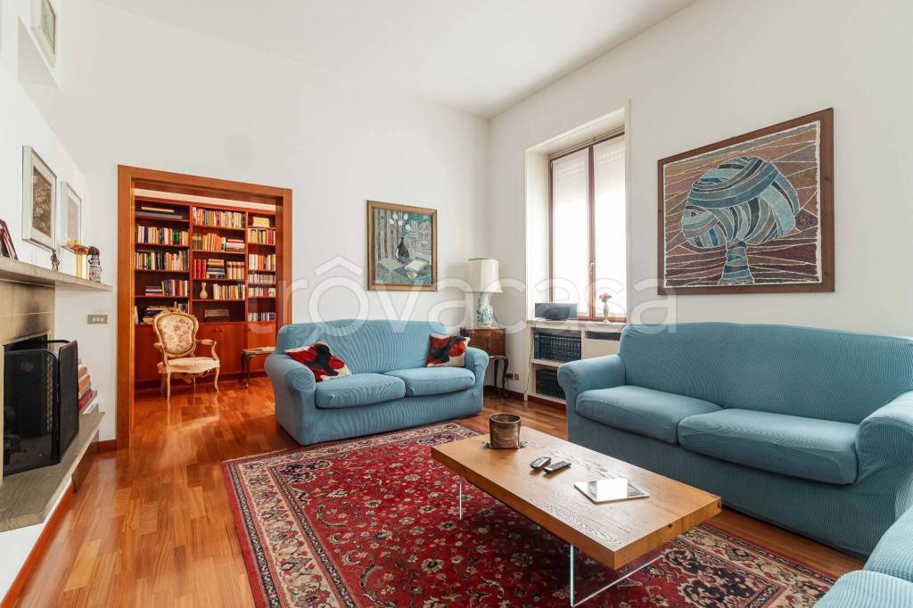 appartamento in vendita a Milano in zona Cadorna