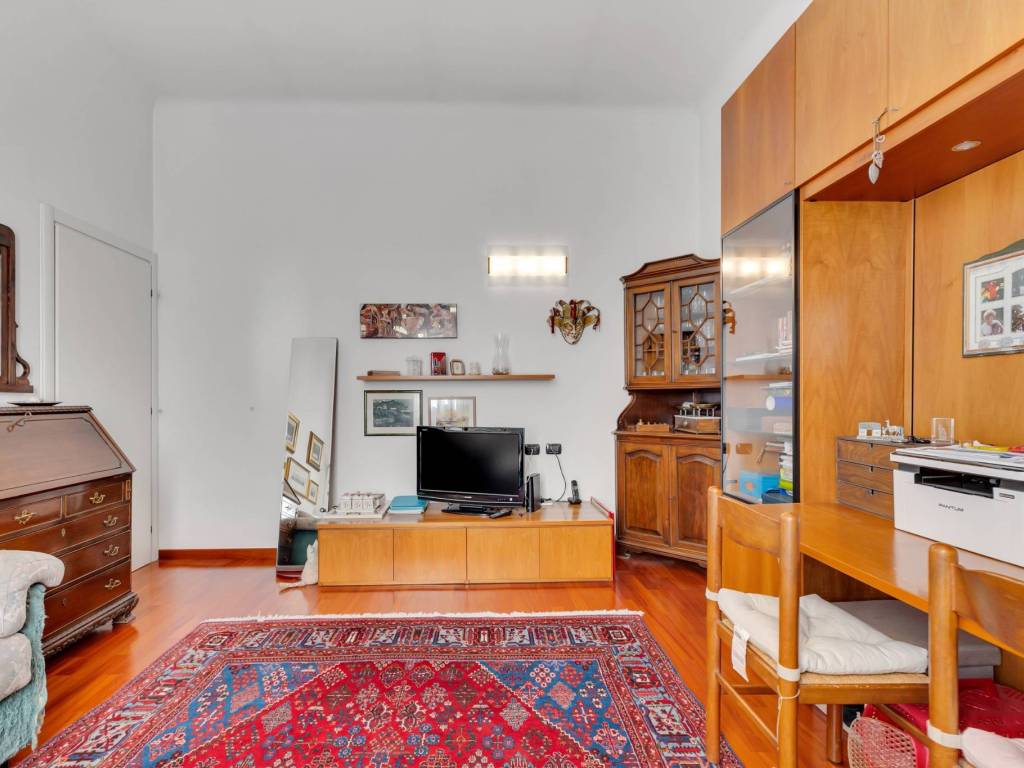 appartamento in vendita a Milano in zona Adriano