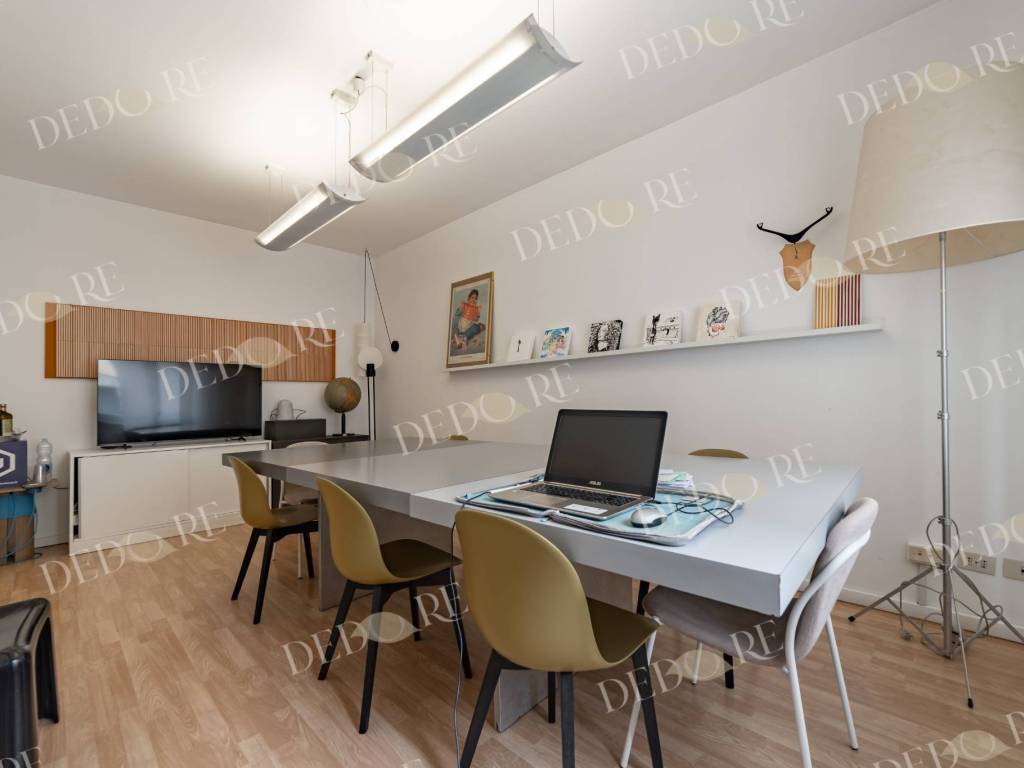 ufficio in vendita a Milano in zona Solari